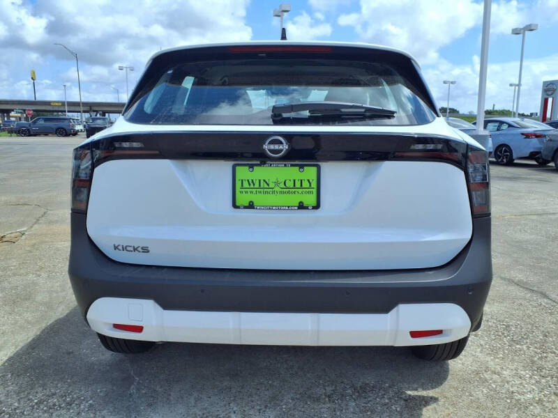 2026 Nissan Kicks S