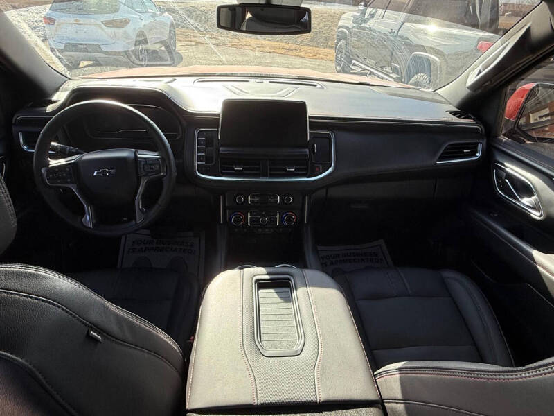 2023 Chevrolet Suburban RST