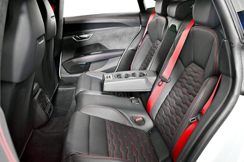 2022 Audi RS e-tron GT quattro