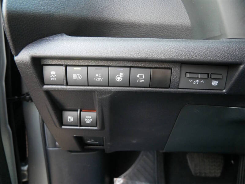 2025 Toyota Sienna Platinum 7-Passenger