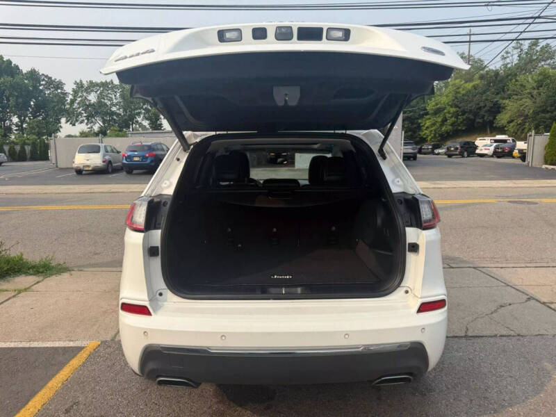 2019 Jeep Cherokee Overland