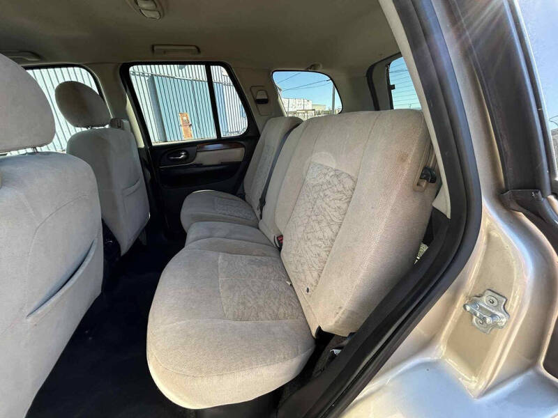 2005 Isuzu Ascender LS 5 Passenger