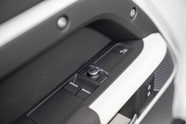 2022 Land Rover Defender 90 X-Dynamic S