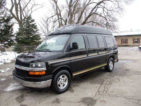 2004 Chevrolet Express Cargo for sale at RJ Motors in Plano IL