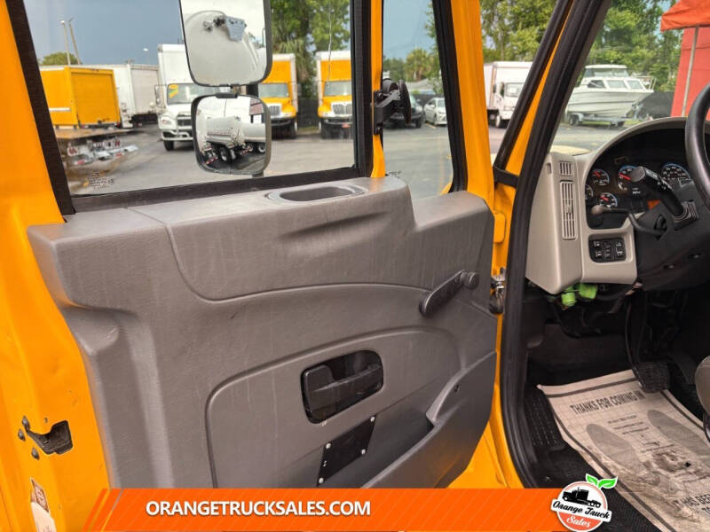 2019 International DuraStar 4300