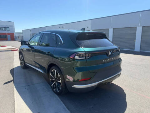 2024 VinFast VF8 Plus