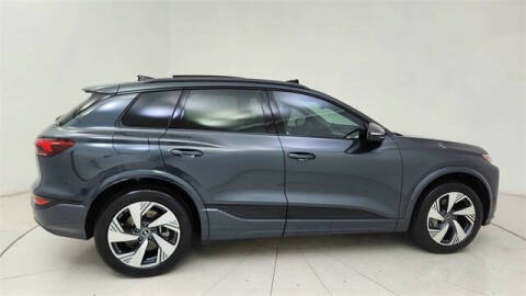 2025 Audi Q6 e-tron quattro Premium Plus