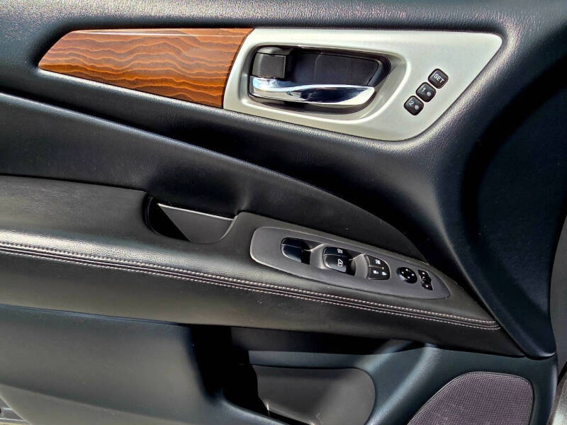 2018 Nissan Pathfinder Platinum