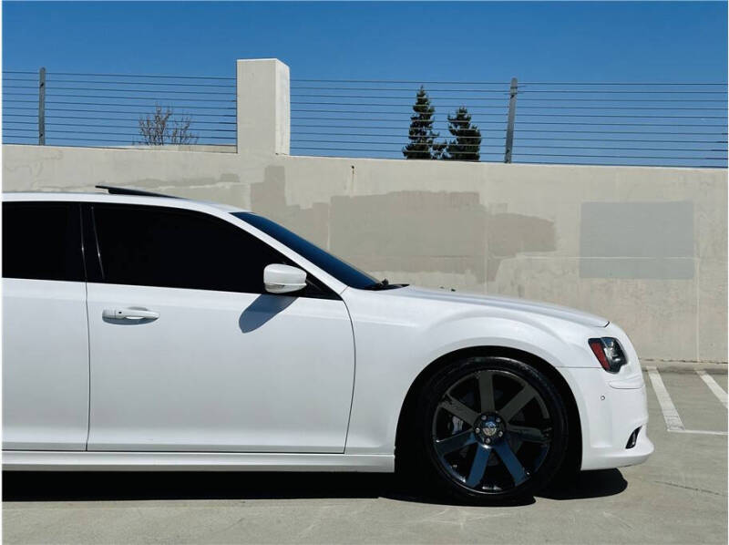 2014 Chrysler 300 SRT8