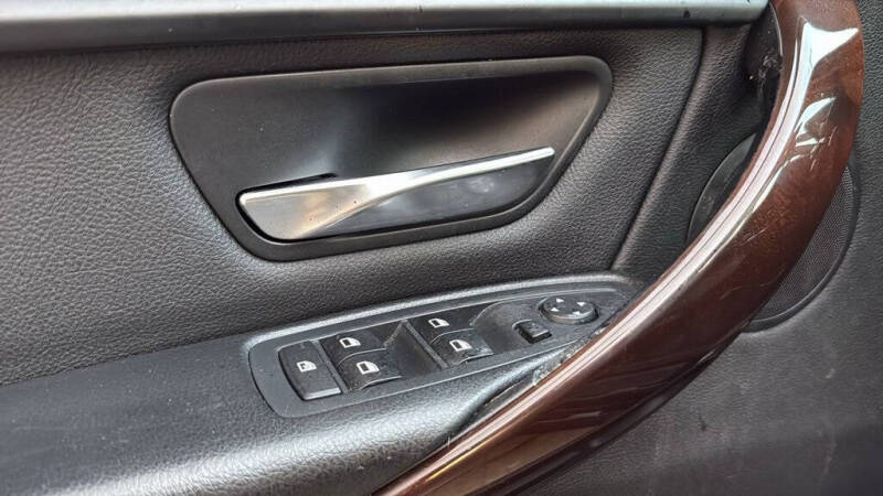 2015 BMW 3 Series 320i