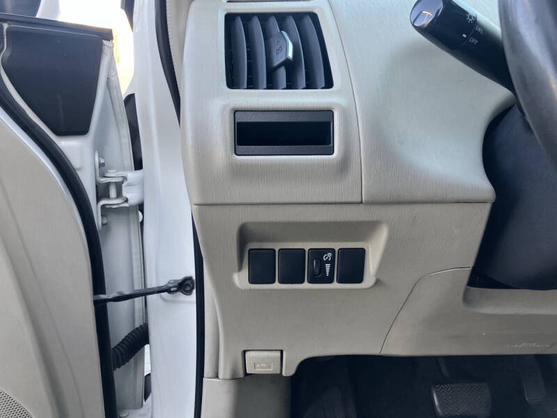 2014 Toyota Prius v Five