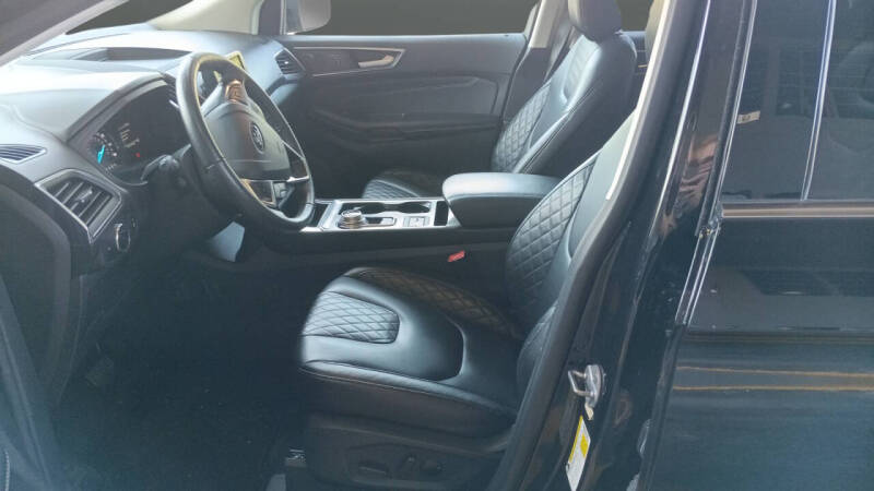 2024 Ford Edge Titanium