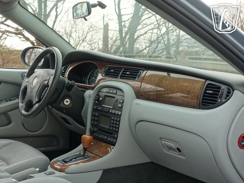 2002 Jaguar X-Type 2.5