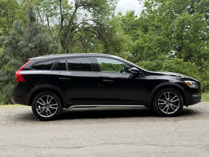 2015 Volvo V60 Cross Country T5