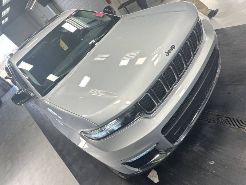 2023 Jeep Grand Cherokee L Laredo