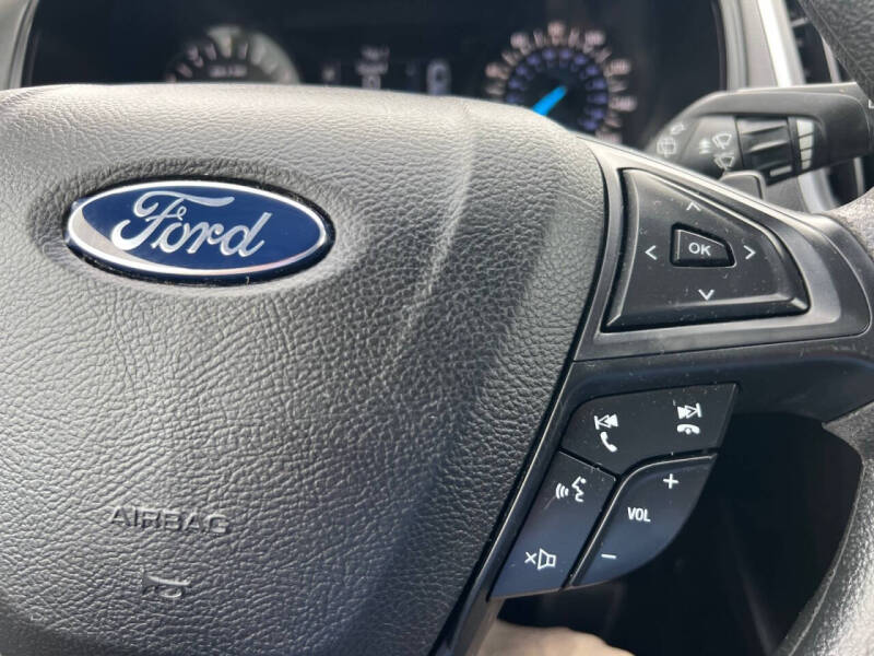2017 Ford Edge SE
