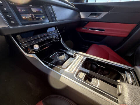 2016 Jaguar XF R-Sport