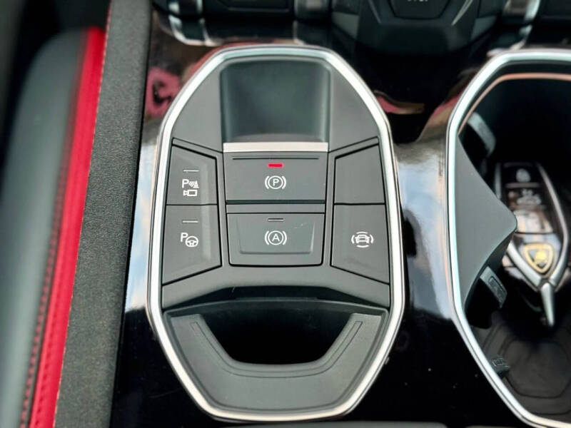 2024 Lamborghini Urus S