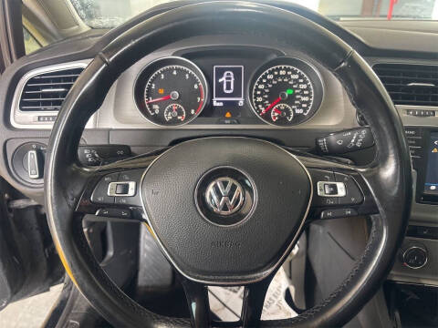 2017 Volkswagen Golf TSI SEL