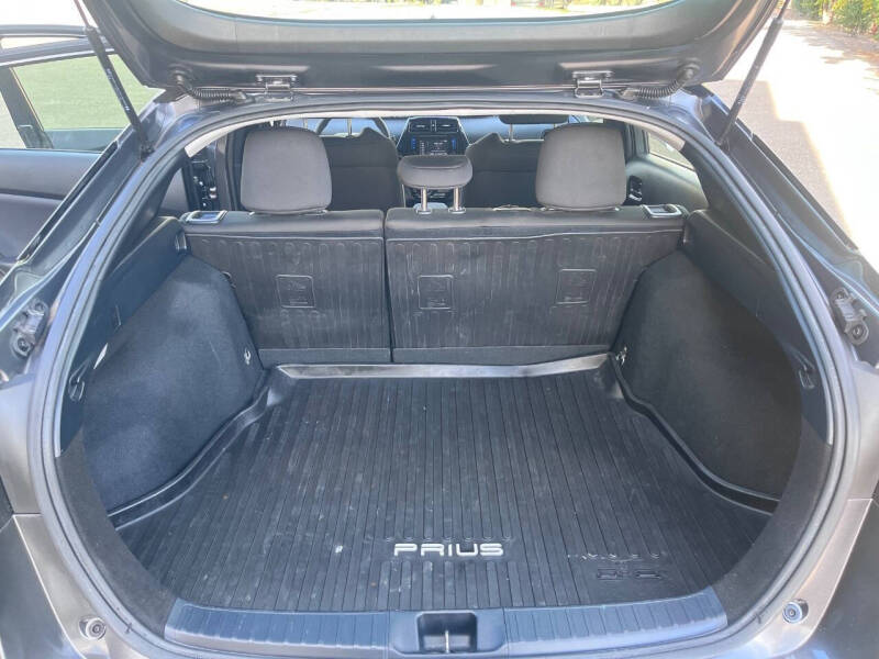 2019 Toyota Prius L Eco