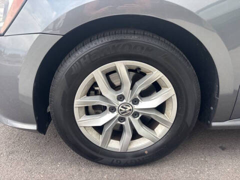 2017 Volkswagen Passat 1.8T S