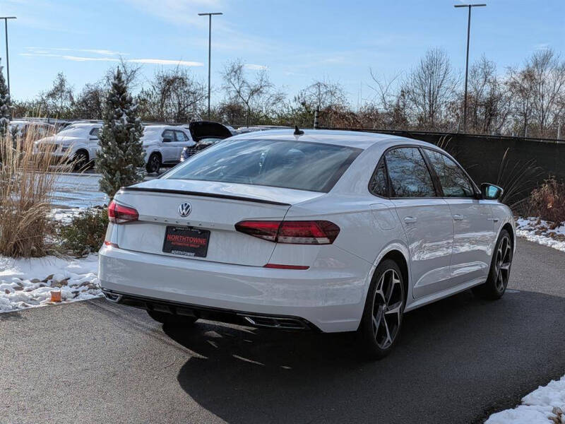 2021 Volkswagen Passat R-Line