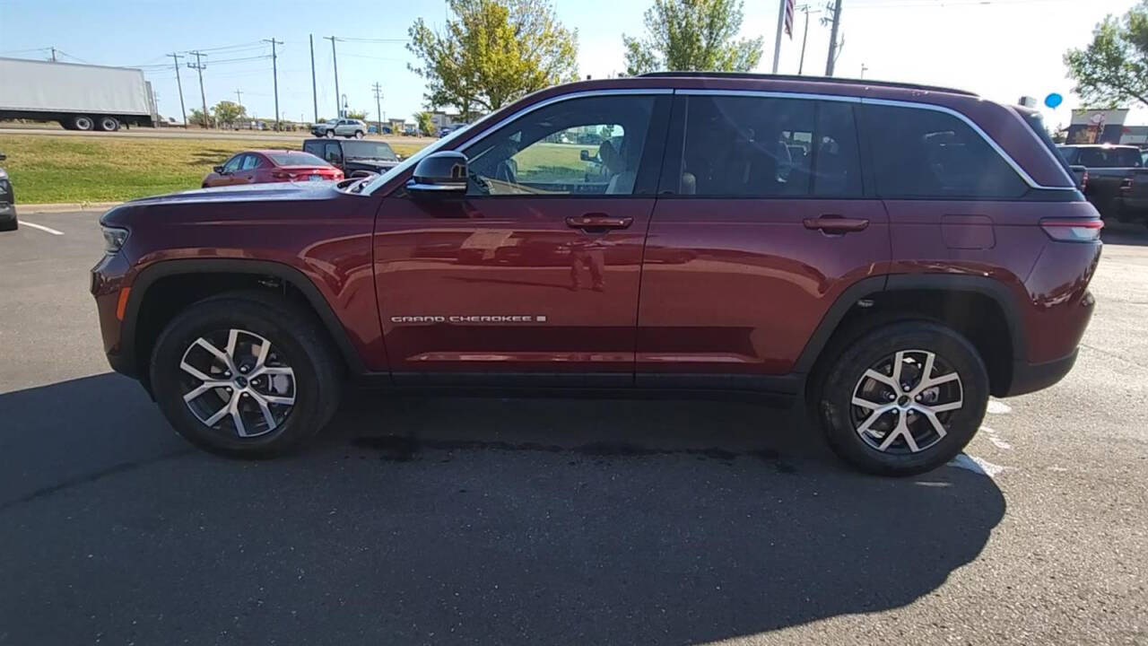 2025 Jeep Grand Cherokee for sale at Victoria Auto Sales in Victoria, MN