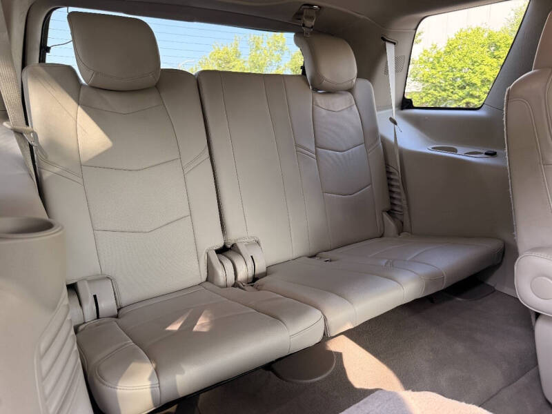 2017 Cadillac Escalade Luxury