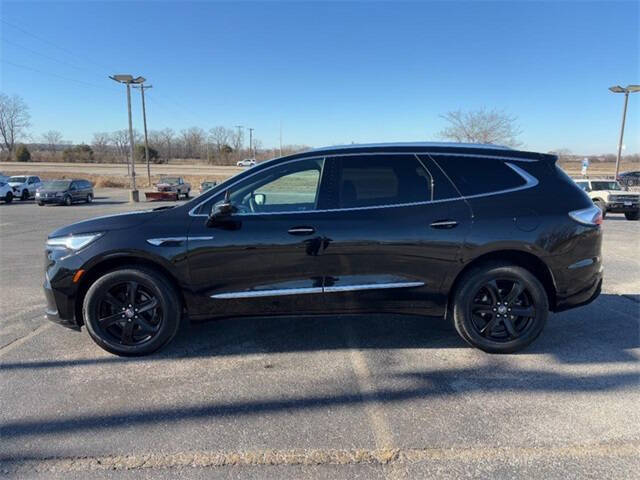 2023 Buick Enclave Essence