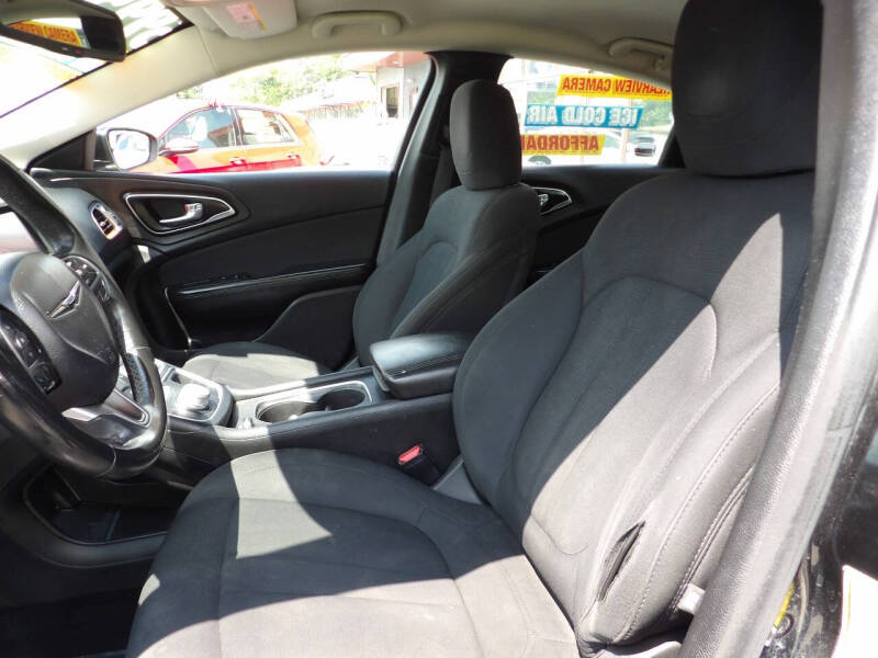 2015 Chrysler 200 Limited