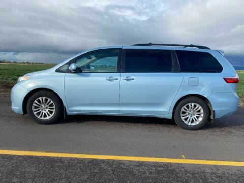 2017 Toyota Sienna for sale at M AND S CAR SALES LLC in Independence OR