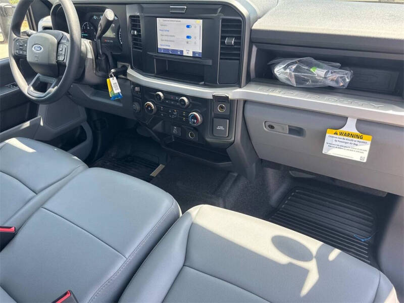 2025 Ford F-350 Super Duty XL