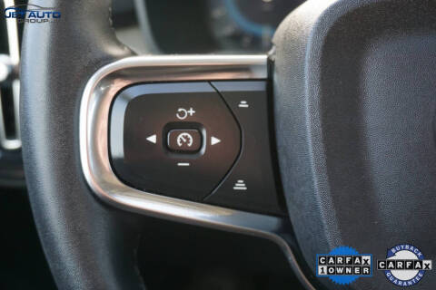 2023 Volvo XC40 B5 Ultimate Bright Theme