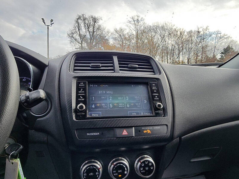 2023 Mitsubishi Outlander Sport ES