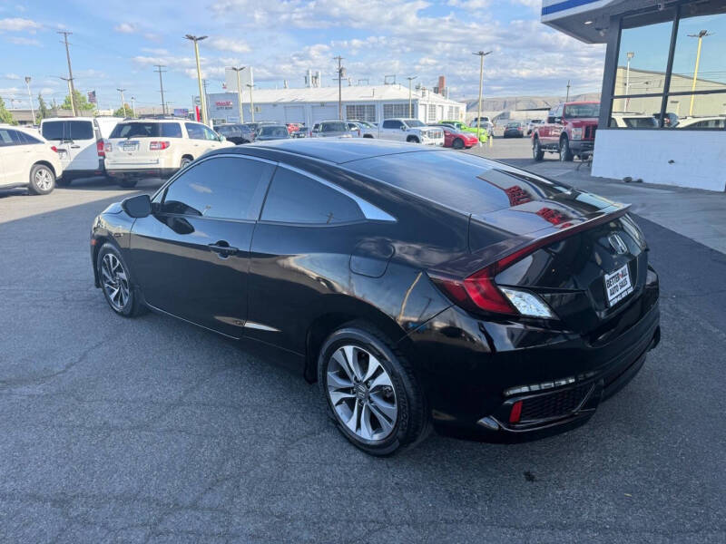 2017 Honda Civic LX-P
