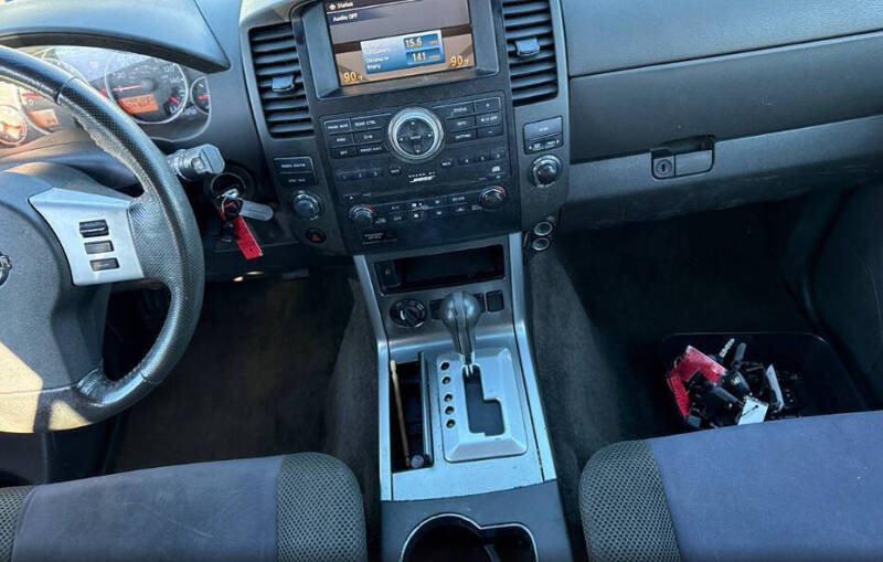 2009 Nissan Pathfinder SE