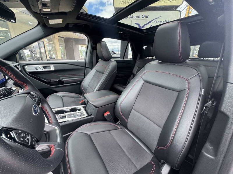 2024 Ford Explorer ST-Line