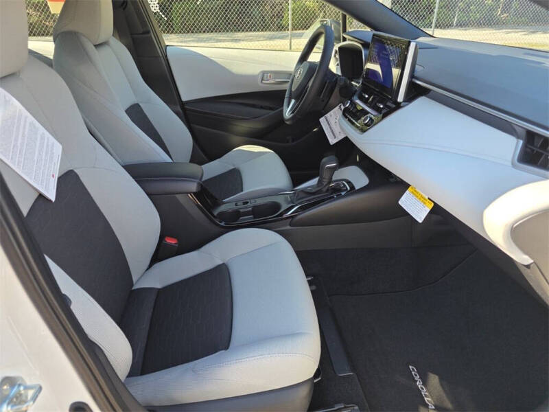 2026 Toyota Corolla Hatchback SE