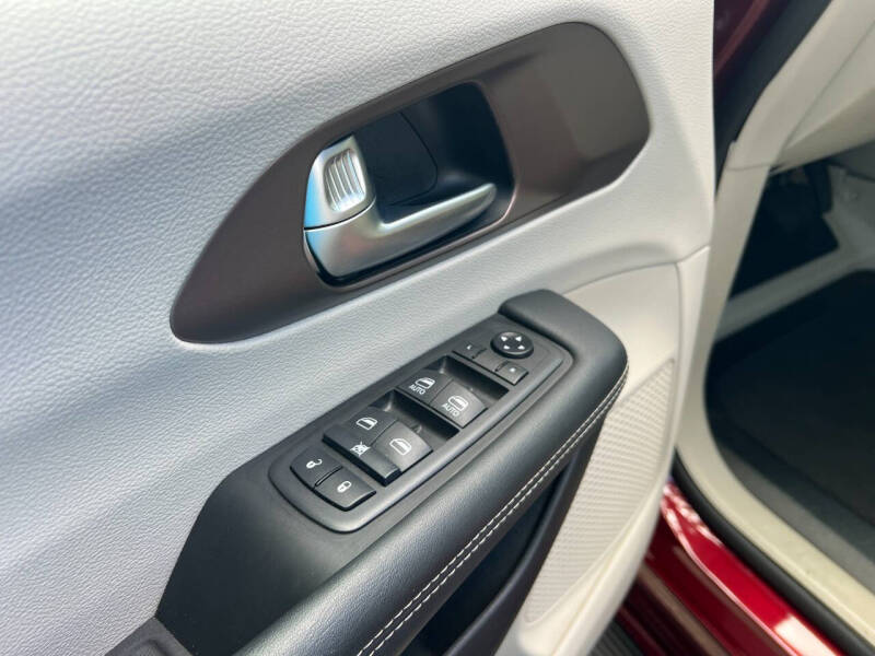 2021 Chrysler Voyager LXi