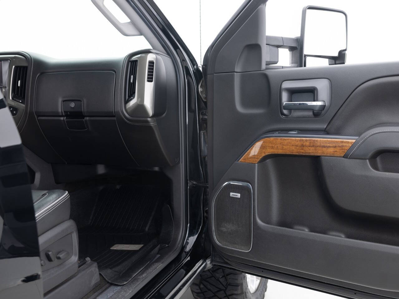 Used Car 2017 Chevrolet Silverado 1500  High Country 4x4 4dr Crew Cab 5.8 Ft. Sb For Sale Under $25,000 In Coal City, Illinois
