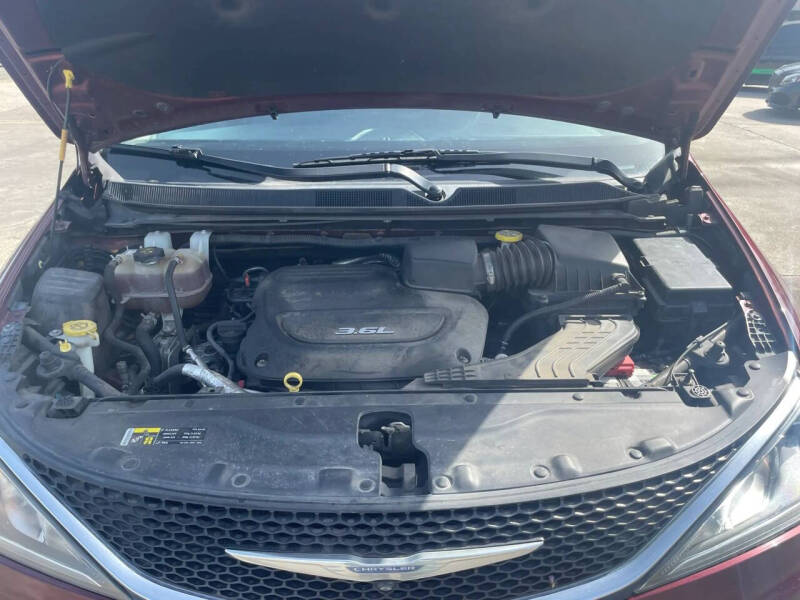 2017 Chrysler Pacifica Touring-L Plus