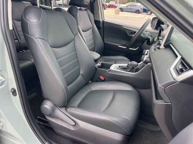 2022 Toyota RAV4 XLE Premium