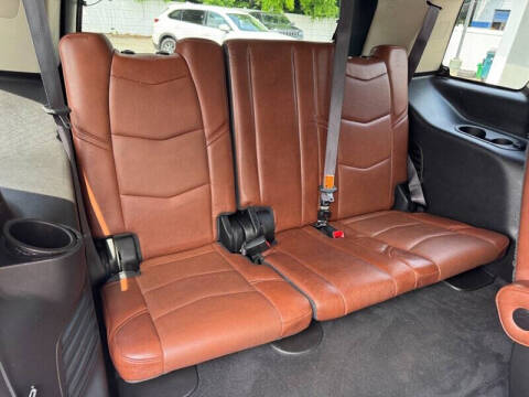 2016 Cadillac Escalade Luxury Collection
