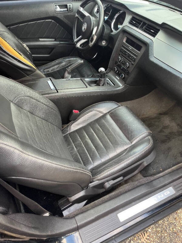 2012 Ford Mustang V6