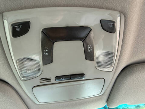 2013 Toyota Sienna LE 8-Passenger