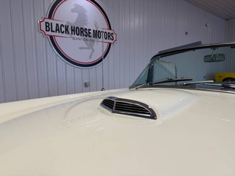 1957 Ford Thunderbird