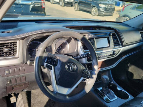 2018 Toyota Highlander LE