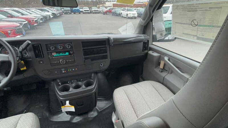 2025 Chevrolet Express 2500