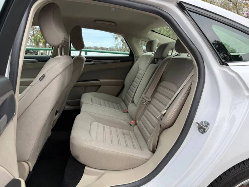 2019 Ford Fusion Hybrid SE