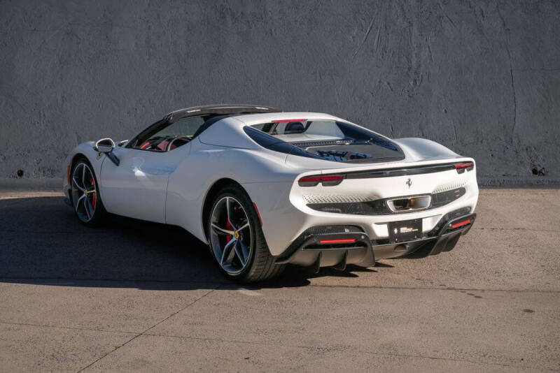 2024 Ferrari 296 GTS